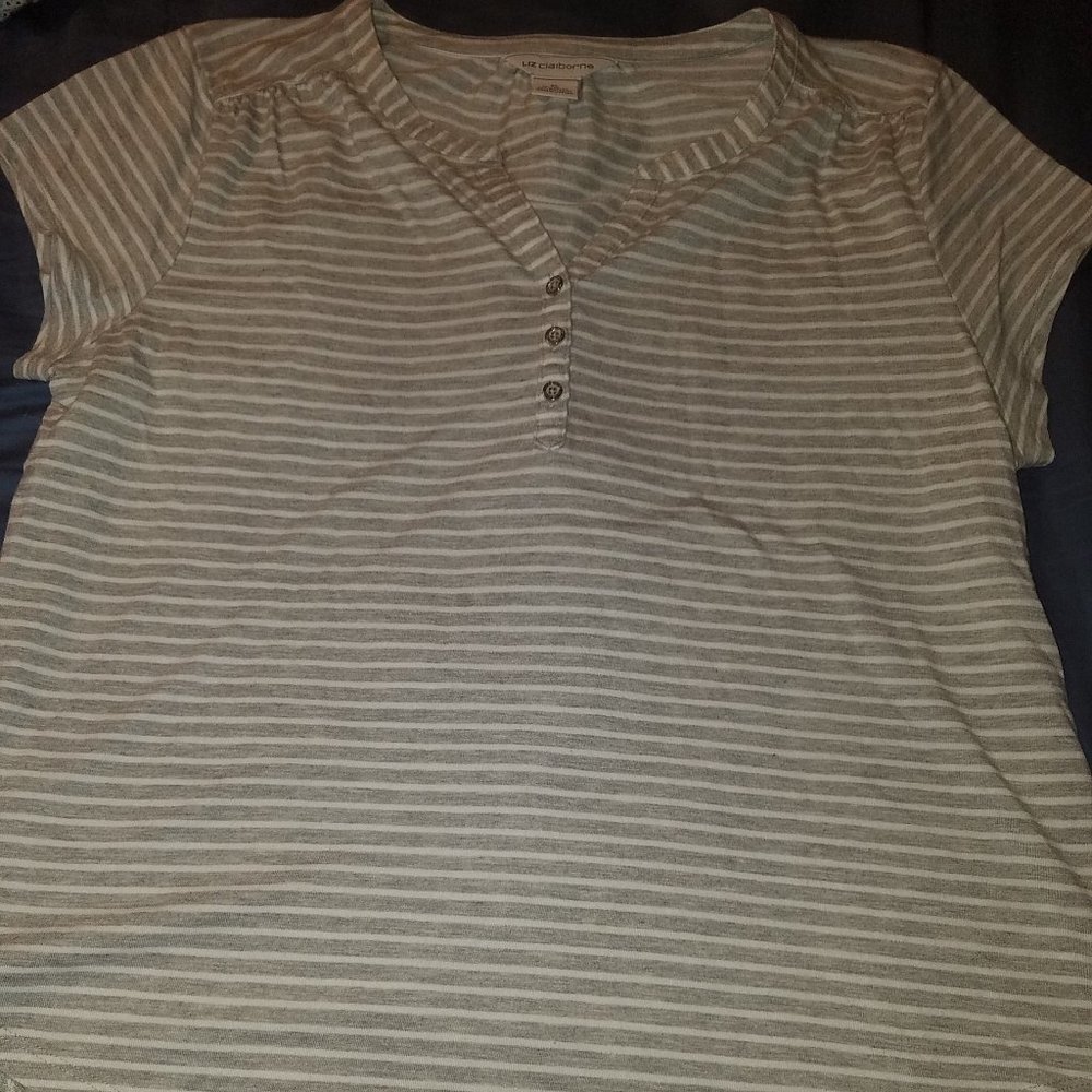 Striped button/v-neck top